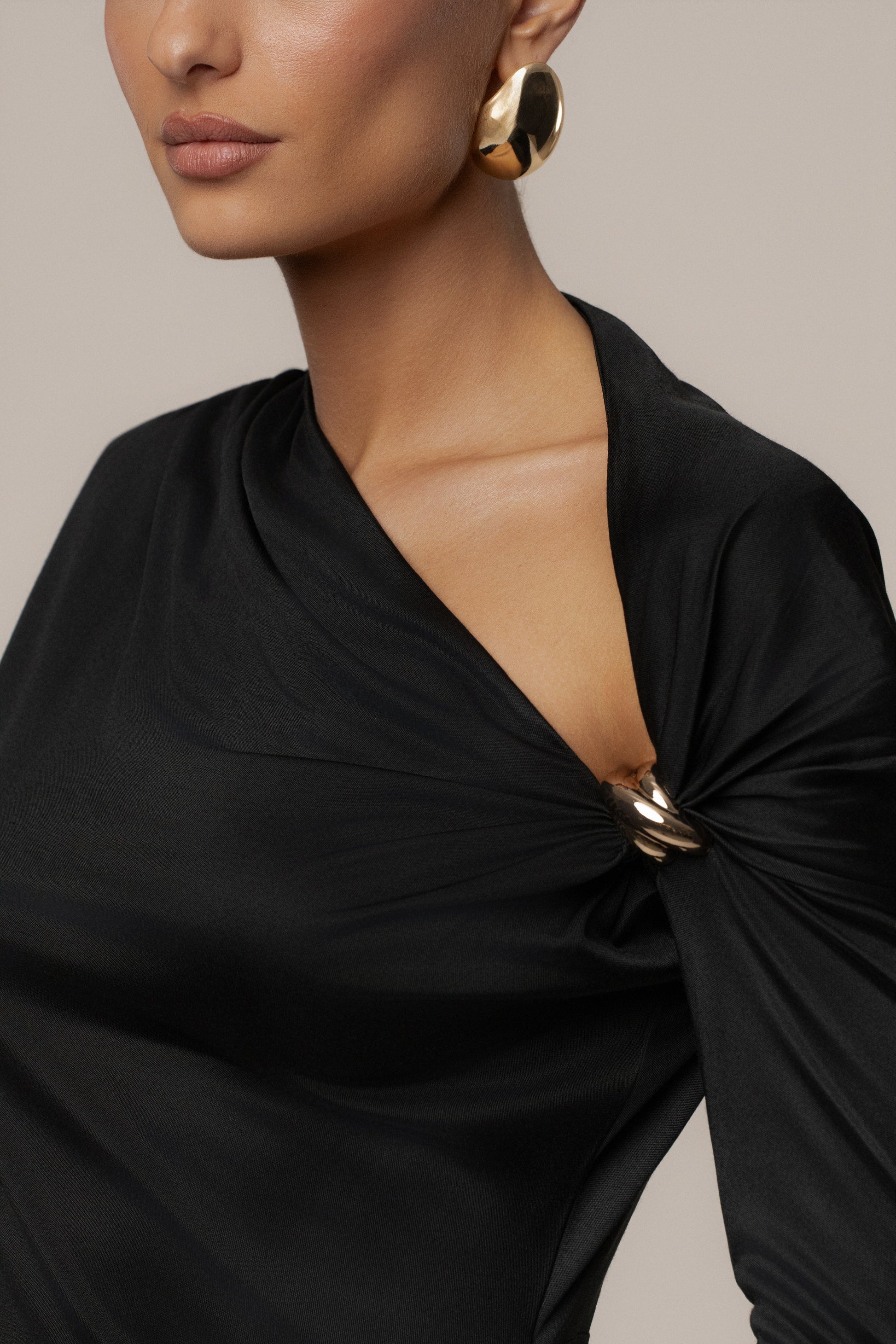 Black Glisten Slit Maxi Dress NEWFASHIONEDGE