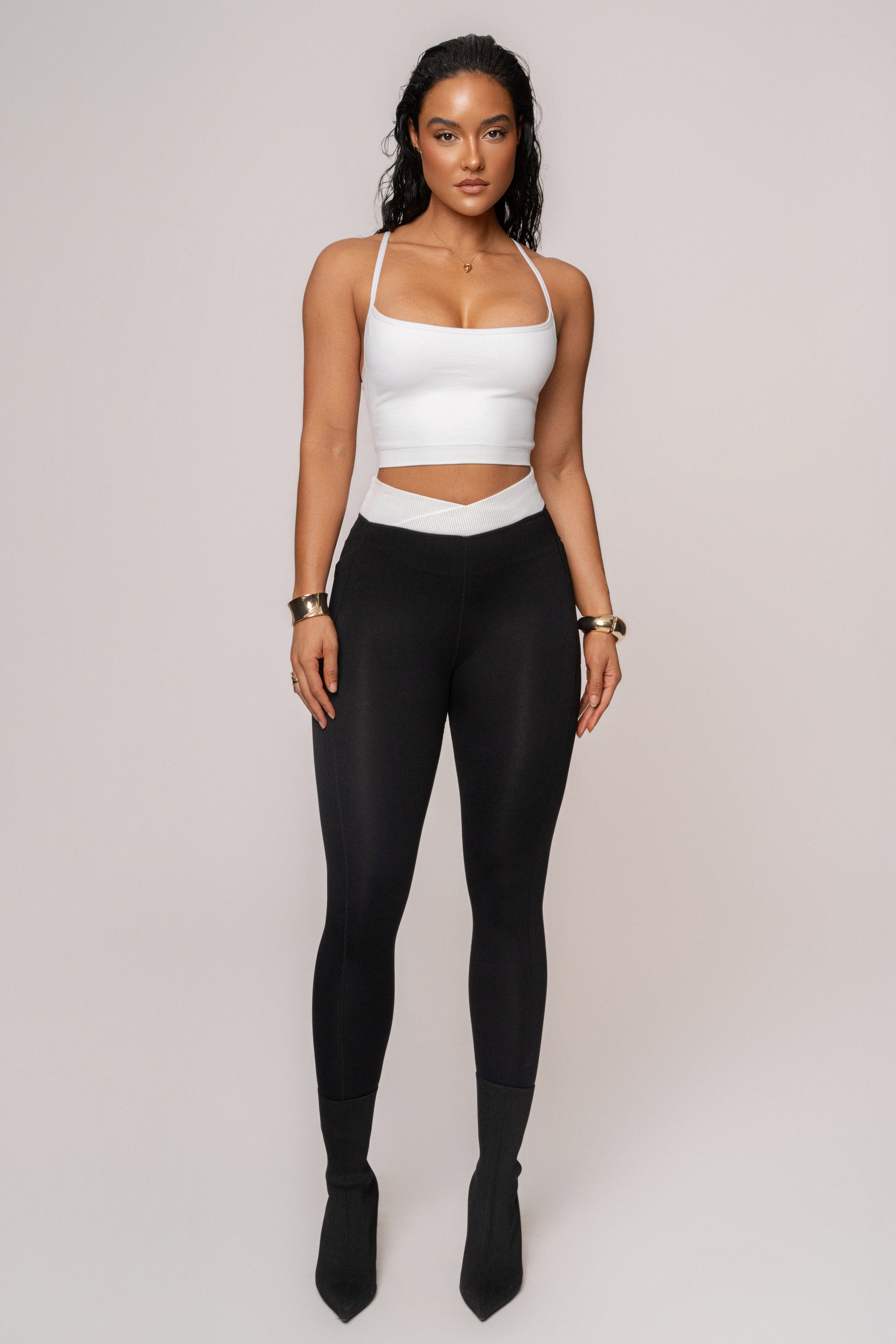 White Active Crop Top NEWFASHIONEDGE