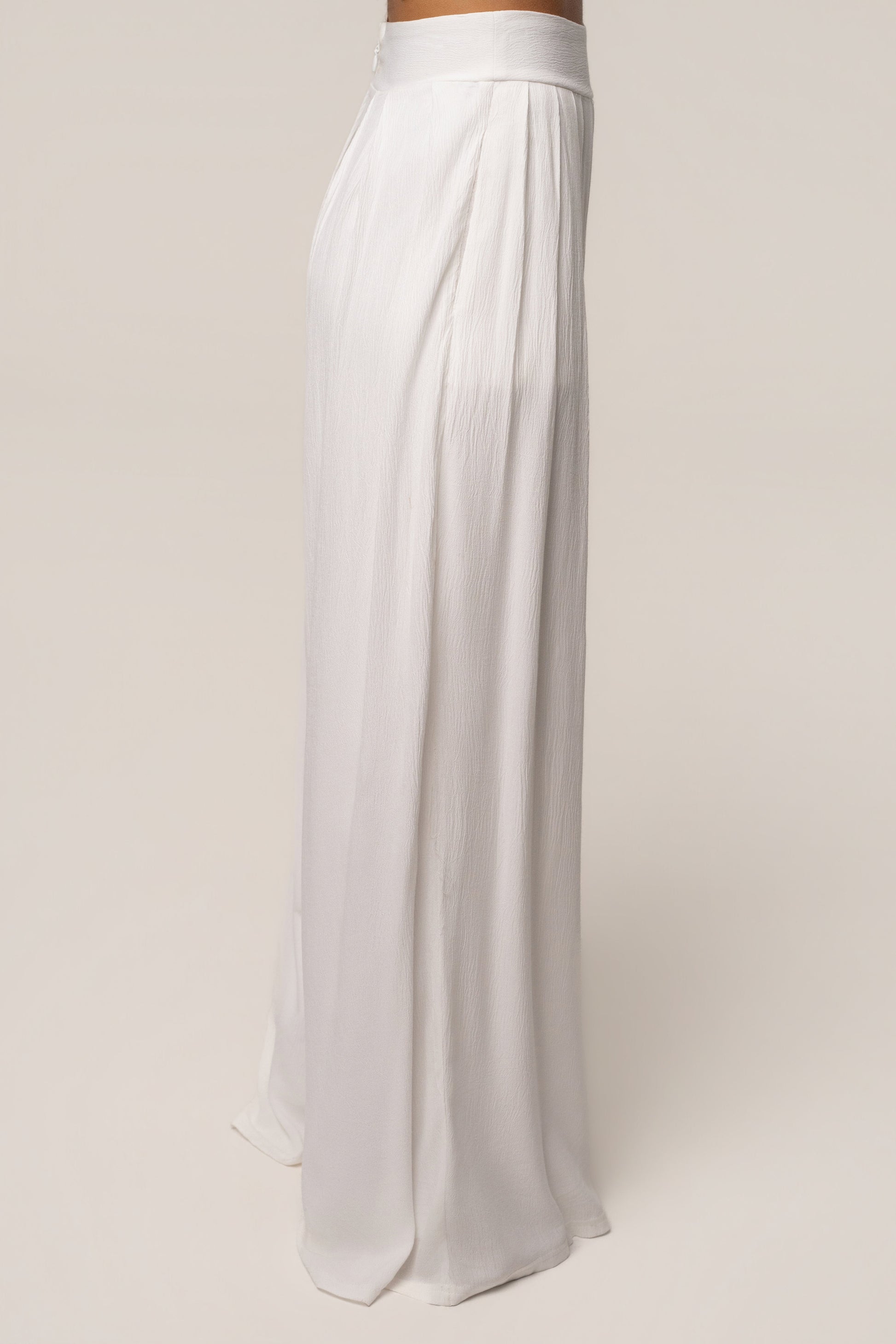 White After Sunset Pleated Pants JLUXLABEL