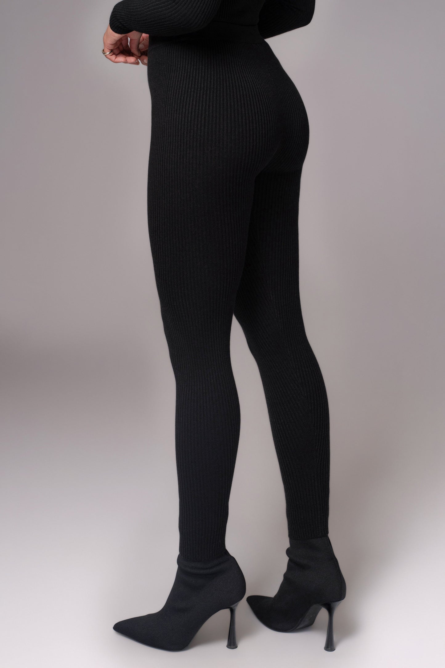 Black Naaya Ribbed Leggings JLUXLABEL