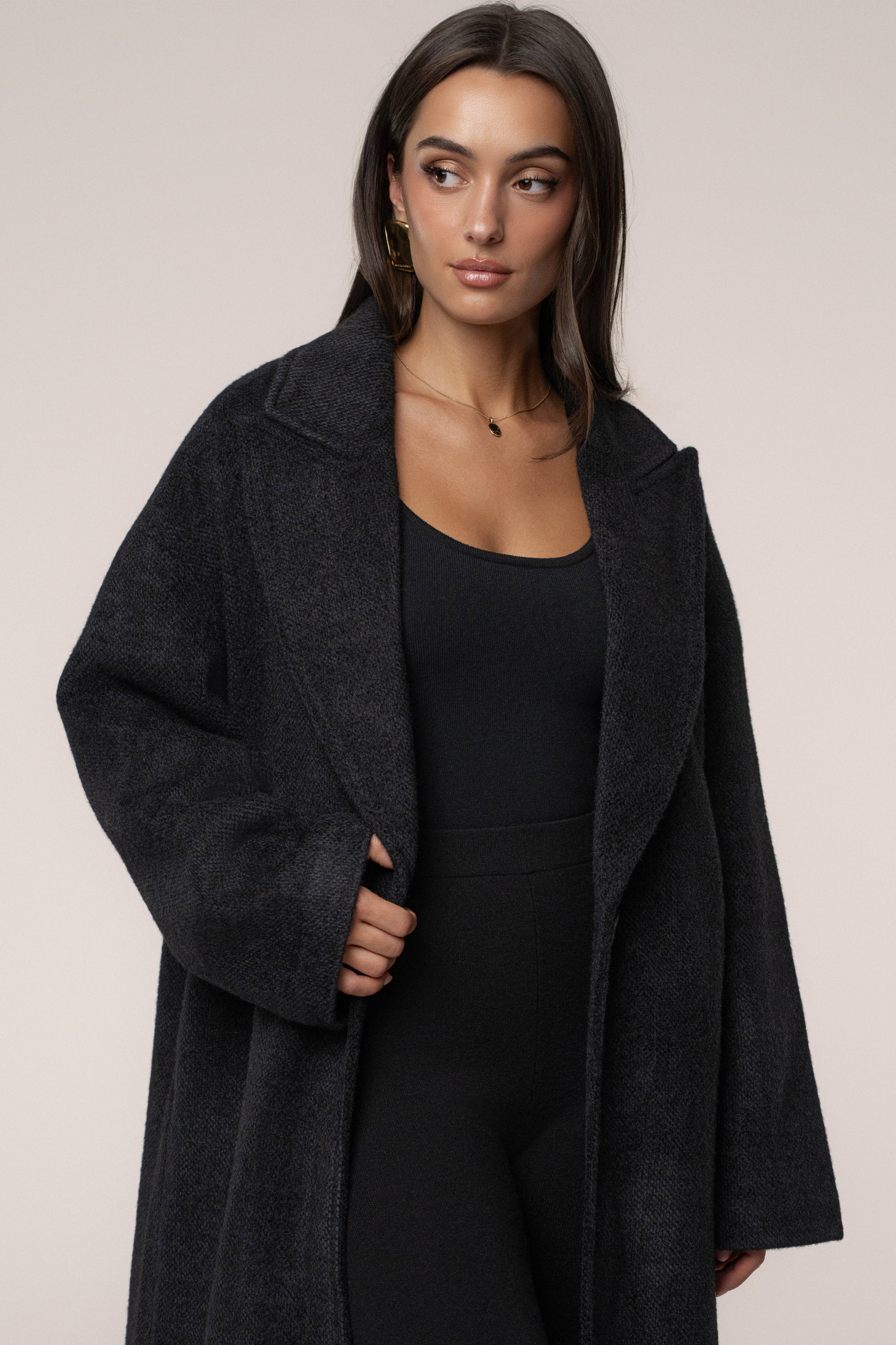 Black Dion Oversized Coat JLUXLABEL