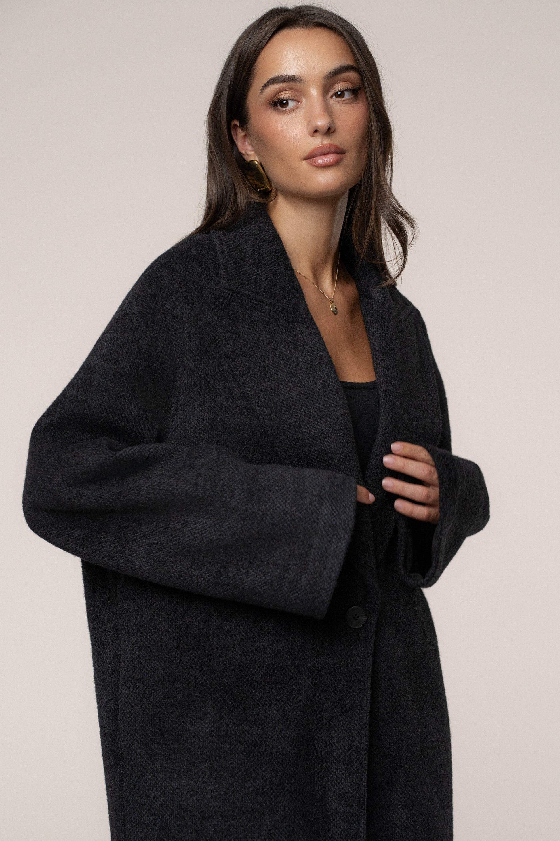 Black Dion Oversized Coat JLUXLABEL